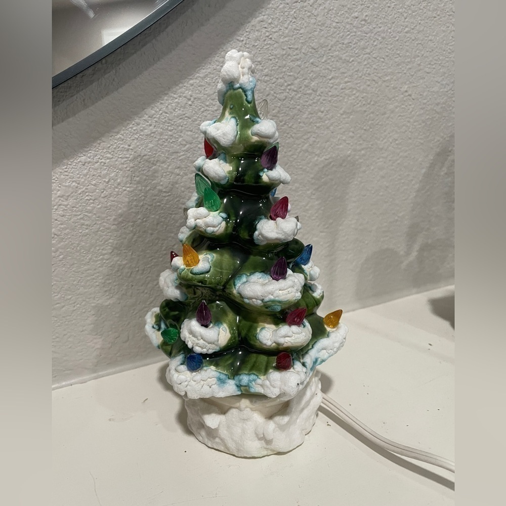 Vintage Holiday Christmas Tree‎